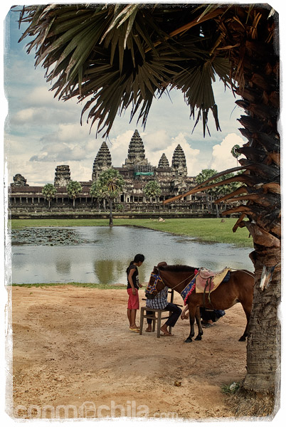 Angkor Wat desde uno de sus estanques