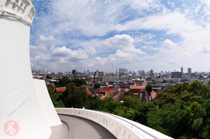 Vista de Bangkok mientras subes al templo