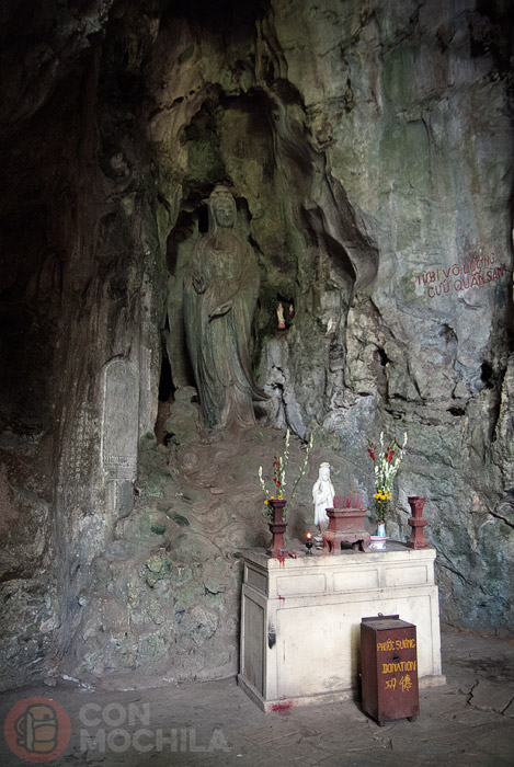 Buda en la cueva Hoa Nghiem