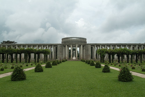 Inmenso cementerio el de Taukkyan