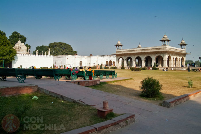 Vistas del Moti Masjid, el hammam y el Divan-i-Khas