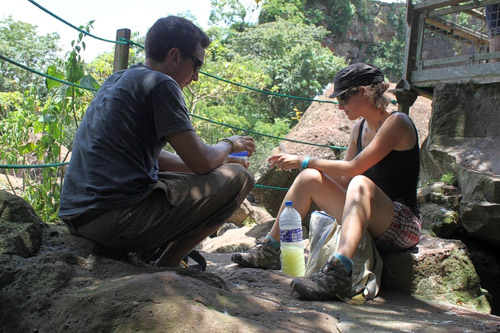 Usando los tupperwares en Iguazú