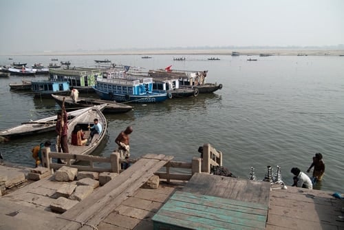 Los ghats y el Ganges a la luz del día, primera aproximación