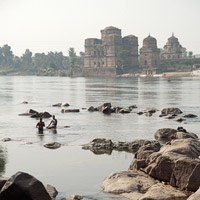 Los palacios al otro lado del río Betwa