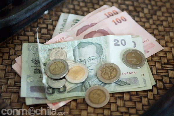 Bahts de Tailandia en billetes y monedas