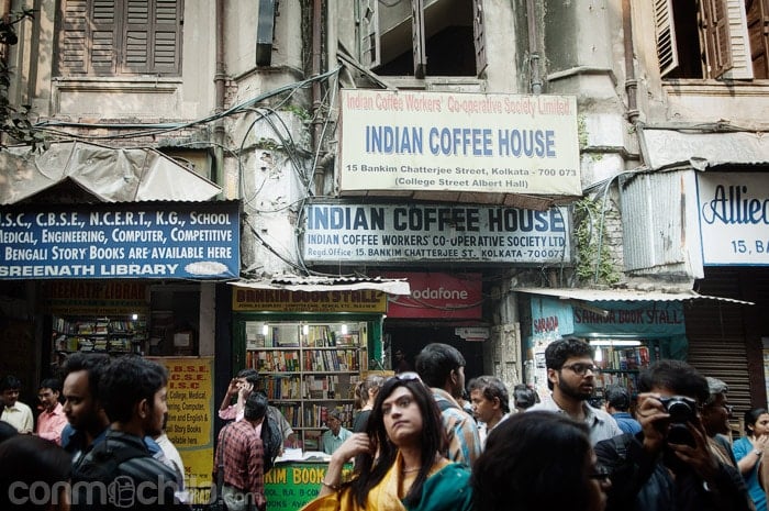 Entrada al Indian Coffee House por la calle