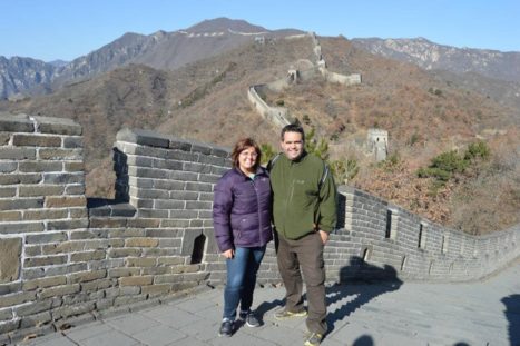 Idalmis y Alexis en la Gran Muralla China