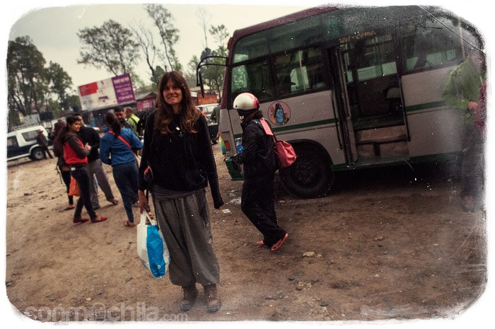 En la estación de buses de Pokhara