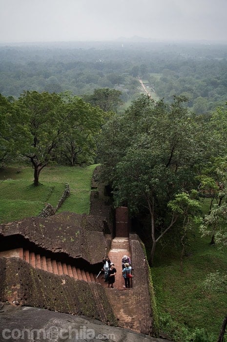 Vistas del complejo de Sigiriya 
mientras subes