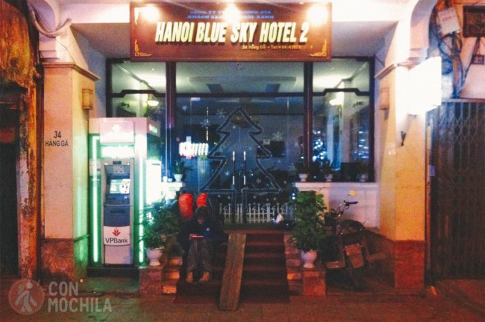 5 de la madrugada a las puertas del hotel de Hanoi