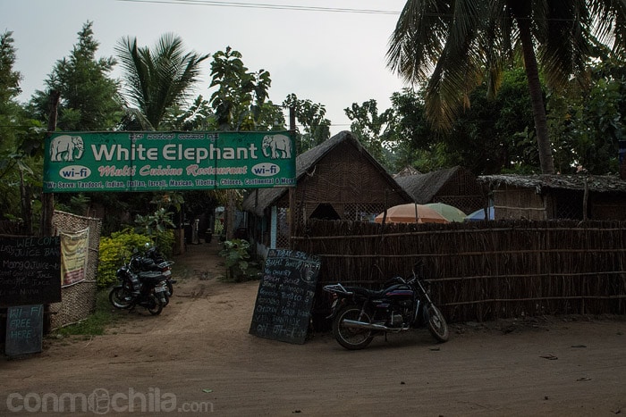 Entrada al White Elephant guesthouse
