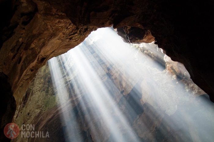Entradas de luz natural a las cuevas