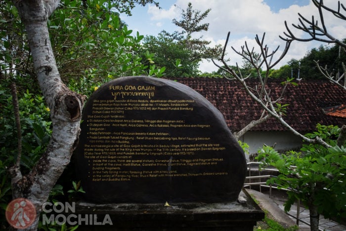 Un poco de información del Goa Gajah tallada en piedra