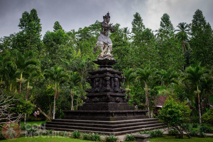 Estatua del dios Indra