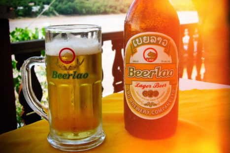 La crónica cósmica. Cerveza "Beerlao", sin duda alguna la mejor de Asia