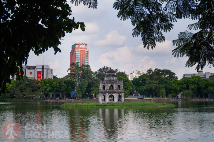 El lago Hoan Kiem, otro imprescindible que ver en Hanoi