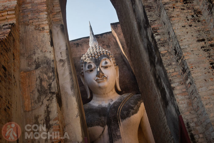 Mirada de la figura de Buda de Wat Si Chum