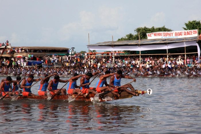 Lago Punnamada y carreras en snake boats