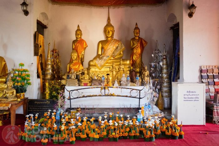 Interior del templo Wat Chom Si