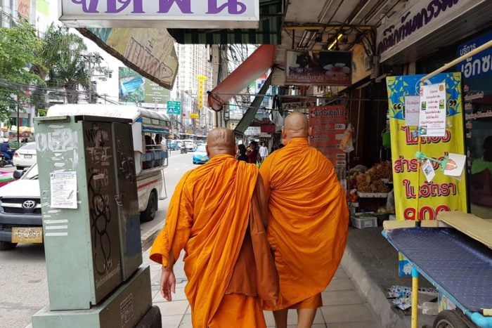 Monjes en Bangkok