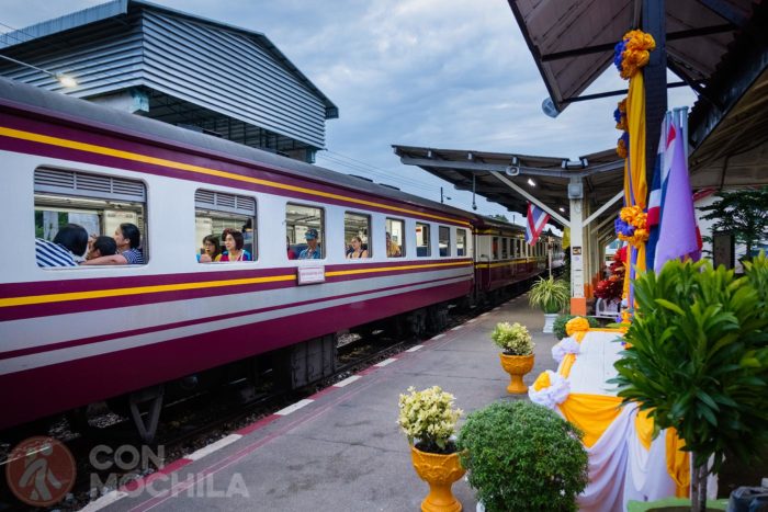 El tren en la estación de Kanchanaburi