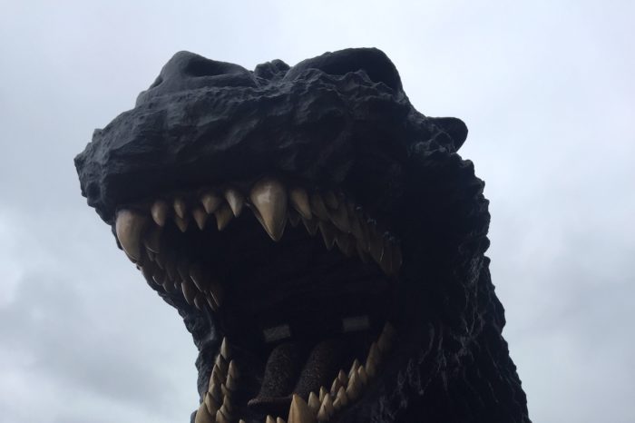 Godzilla head en Shinjuku