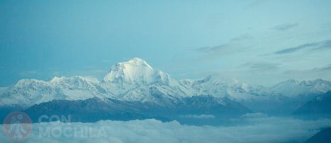 La crónica cósmica. as cercanas cumbres blancas de los Annapurna