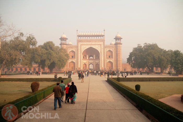 Darwaza o fuerte de acceso al Taj Mahal