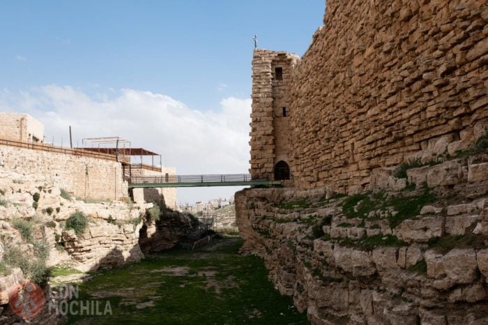Detalle del foso del castillo de Karak
